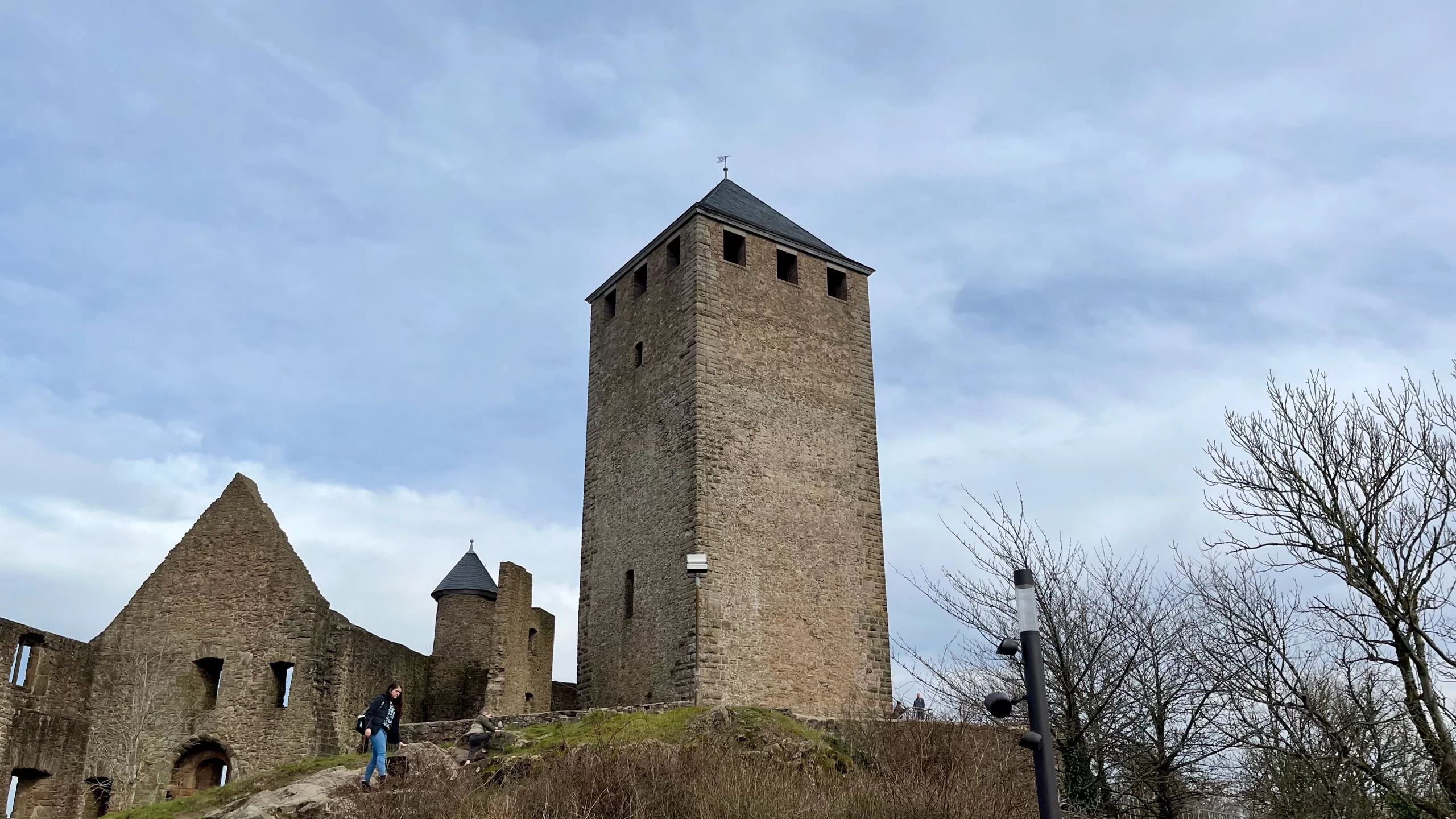 a stone tower with 2 windows near the top of Lichtenberg castle in Germany